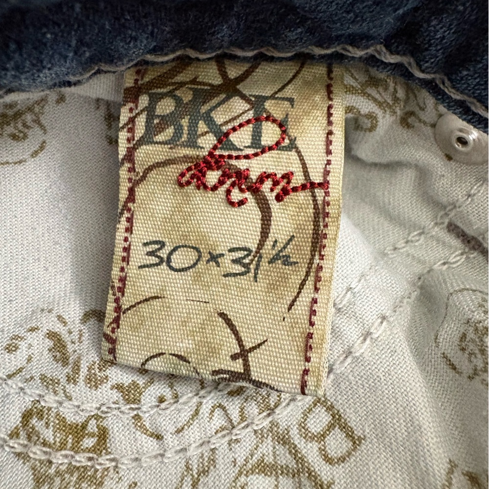 BKE Sabrina Mid Rise Boot Cut Jeans Size 30 - Picture 10 of 16